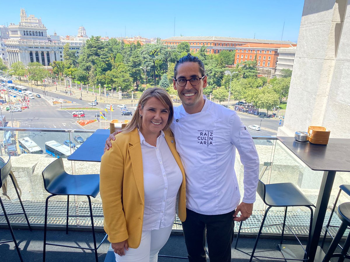 TitaElez's tweet image. Gracias al #ClubConecta por vuestra acogida, hospitalidad y cercanía; me he sentido como en casa compartiendo este momento con profesionales de la información y la comunicación de CLM que trabajan en Madrid, hablando de CLM y de #TalaveraDeLaReina.

elespanol.com/eldigitalcasti…