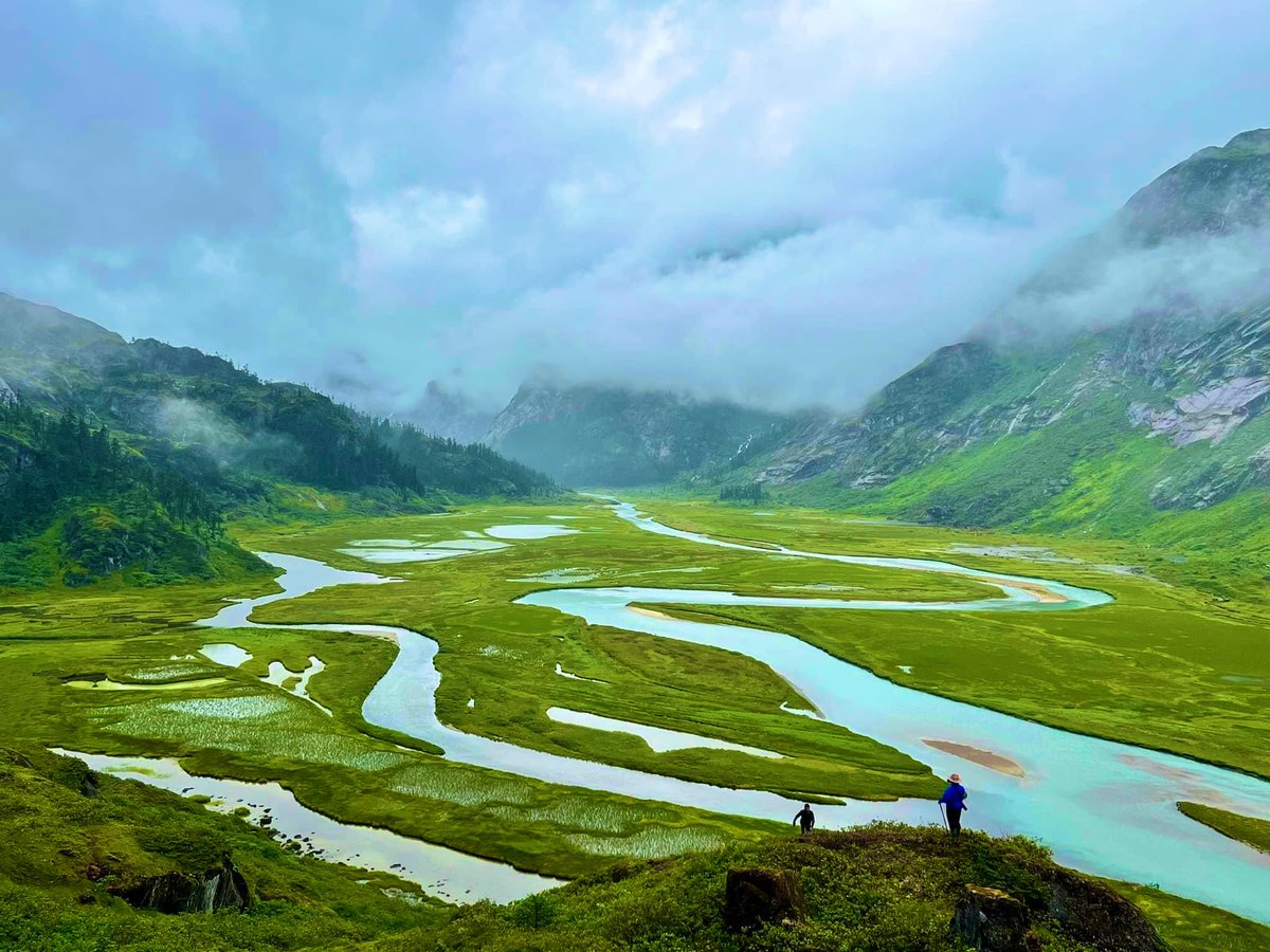 ApedaRondo's tweet photo. Beautiful Jaru Valley in Dibang Valley. 

The place is also known for Savannah of the Mishmi Takin and playground of Sclater Monals. 🥰😍🥰💜💕.

@MyGovArunachal  @Thapa4INC  @tongamrina @editorneindia  @travellwithamit @moefcc  @ArunachalTsm 

Pictures courtesy @Thekotayu https://t.co/Gm9KbVOlI3