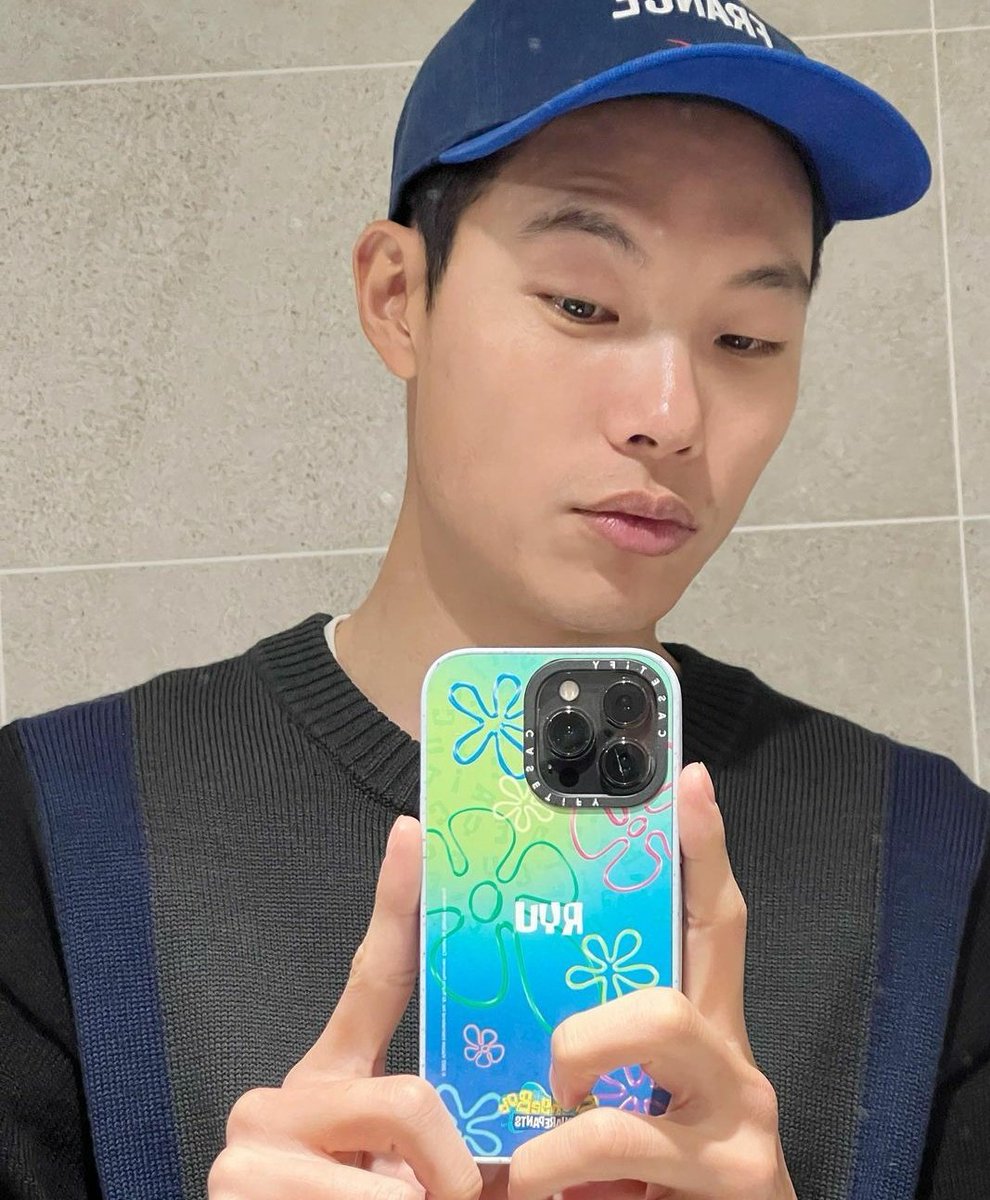 Ryu sen minik bir sünger bob boysun şu kadarcık 🤏🏻