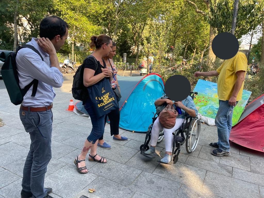 Les conséquences des dérèglements climatiques sont dramatiques pour toutes et tous mais encore plus pour celles et ceux qui n'ont pas de solution d'hébergement. Les services de la ville et les associations sont mobilisés pour les accompagner et les orienter au mieux #canicule