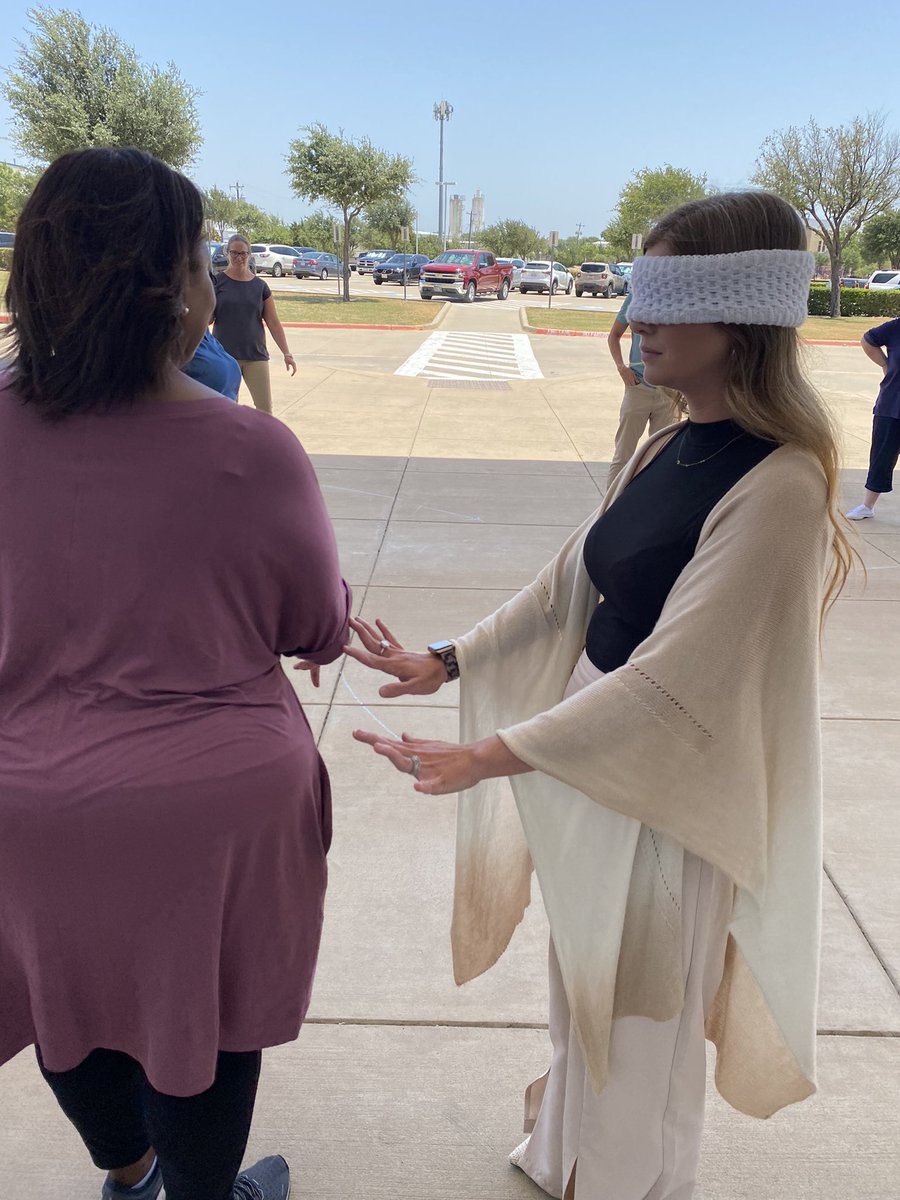 Guide the Bling! Building trust, community and team strategies. #kisdladder