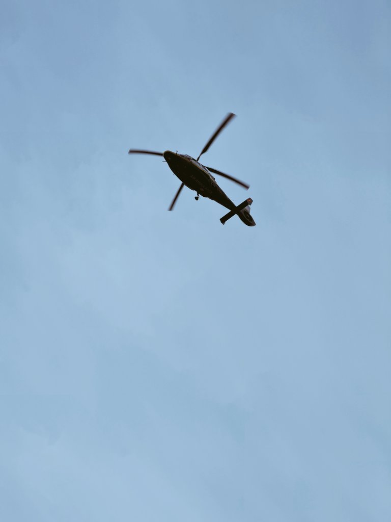 NEemergency_'s tweet photo. Just seen Helimed63 #HM63 leaving from #Lobleyhill going to RVI Hospital 

Well done to all crews working in this intense heat.

@NewcastleHosps 
@GNairambulance https://t.co/BzFznQ6m7c
