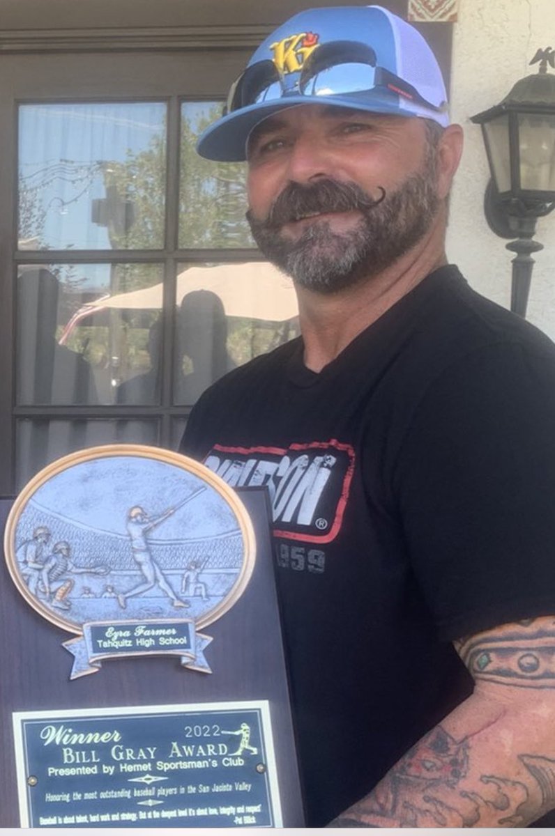 KingmanIslander's tweet photo. Not a finer family in baseball than the Farmer family. We had the pleasure of getting to watch the beginnings of Ezra Farmers maturation process in this great game right here in Kingman. It has been a pleasure. Great things in store for Ezra Farmer. https://t.co/XiqPKi324j