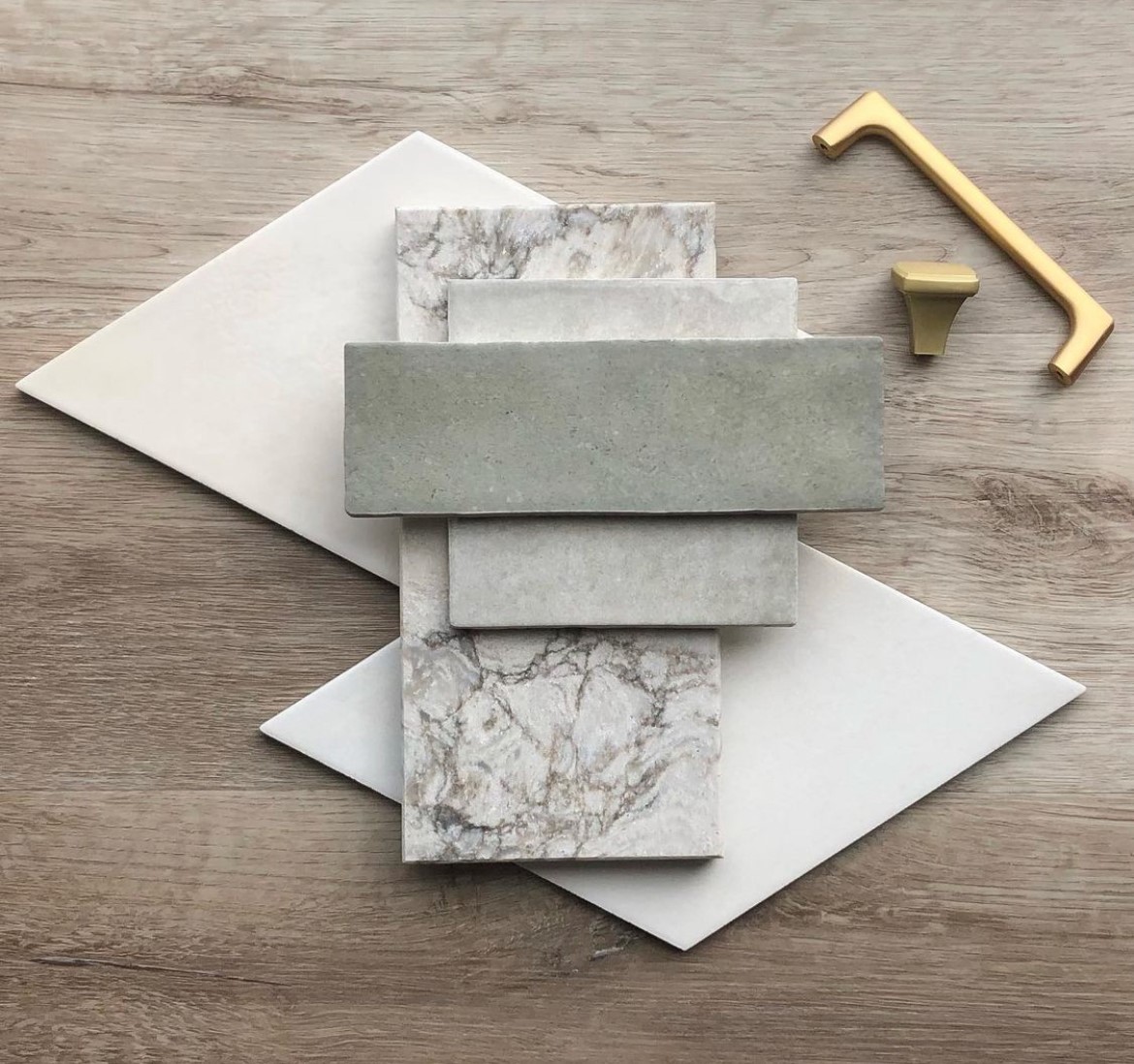 Earth tones are always a classic, never going out of style!
•
Flooring - Luxury Vinyl - Ashen Tan
Collection - SureWood
•
Design by @floortrendzyyc
•
Visit our website and order free samples!
Product link in the bio.