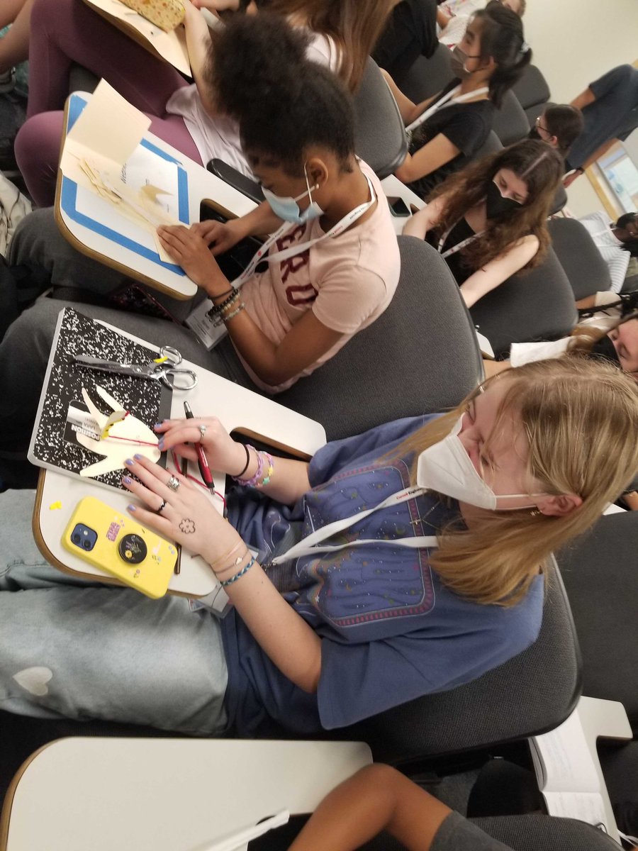 The NAP Lab had a great time working with CURIE Academy students this morning! <a href="/NAndarawisPuri/">Nelly Andarawis-Puri</a> gave a talk introducing Mechanical and Aerospace Engineering, and the lab led a hands-on activity to teach students about the biomechanics of the hand! 

<a href="/CornellEng/">Cornell Engineering</a>