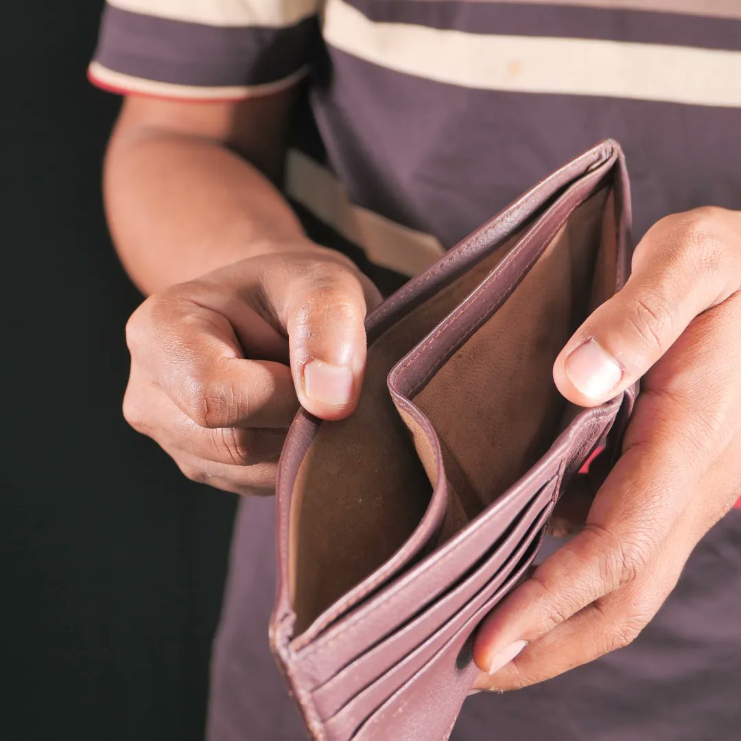 If you're worried about your energy bills, we're here.
Read our self-help advice 

⤵️
buff.ly/3xDT7LZ"

contact us for help.

01395 265070
enquiries@citizensadviceeastdevon.org