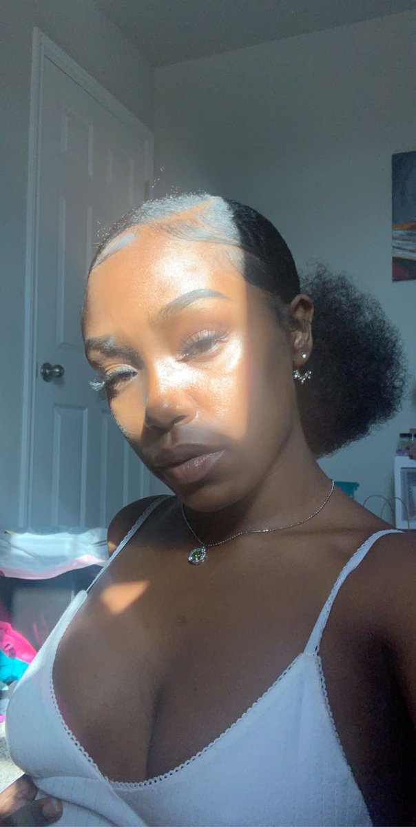 morepwr2you's tweet photo. #WhosWhoAtPVAMU #WhosWhoPVAMU 
• Deijhani 🥡🥢 
• satx 
• PV 23 🐾
• political science major w/ minor in legal studies 👩🏾‍⚖️ 
ff: I do eyebrows, I’m a twin &amp; still a music junkie 🎶💓 https://t.co/5vRR5hIx6D