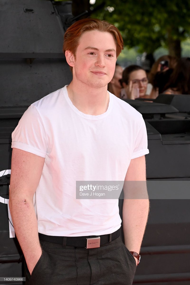 KConnorDaily's tweet photo. 📲| Kit Connor today in London at the Premiere of the new Netflix series “The Gray Man”! #Heartstopper #KitConnor https://t.co/fHzs17EQFd