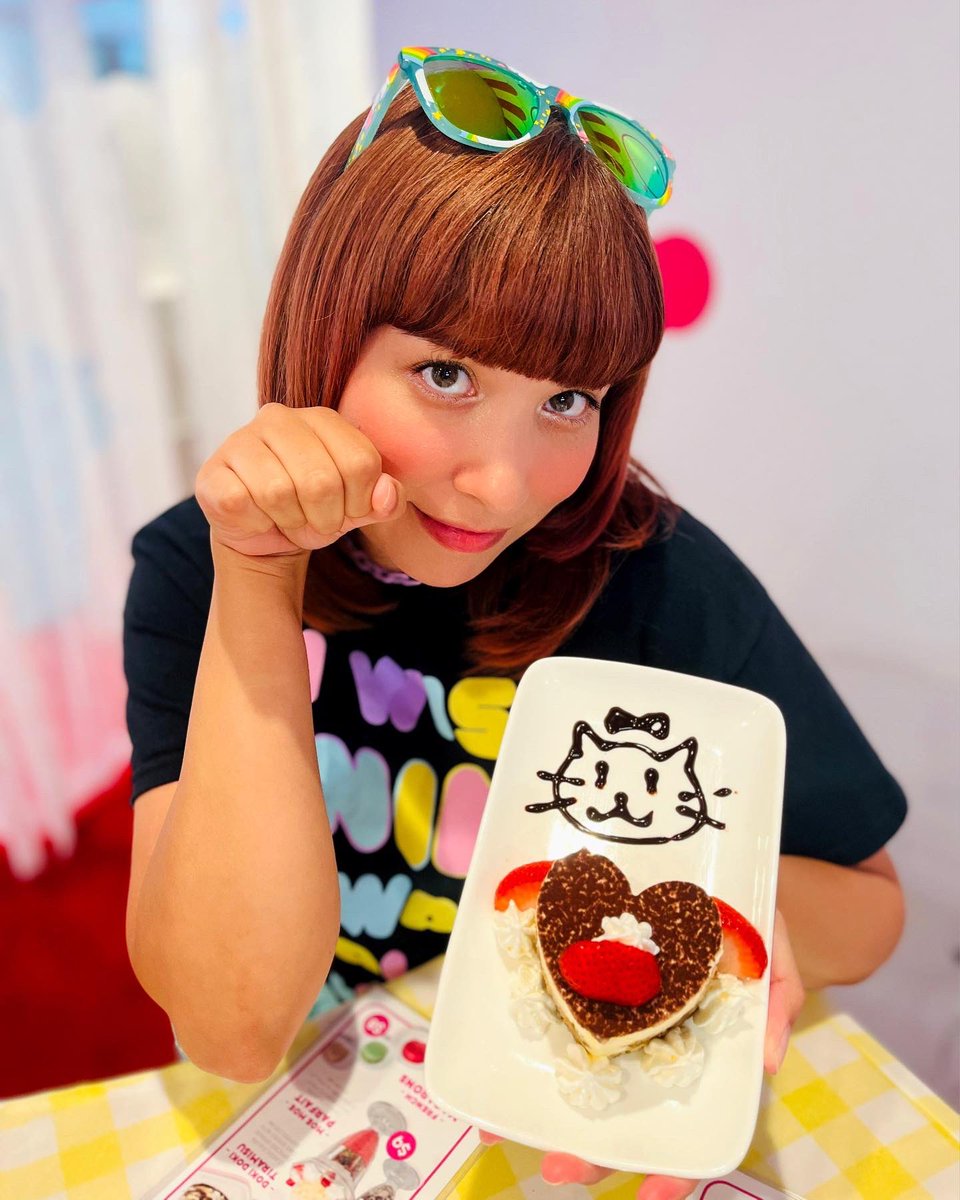 KawaiiStephanie's tweet photo. What would you order at a maid cafe? 

Read my article about @Dreamland_MC on @Japanup1 here: https://t.co/CrnLiXuSsi

#maidcafe #melonsoda #dreamlandmaidcafe #japanup #japanupmagazine #littletokyo https://t.co/HlJISGfkM6