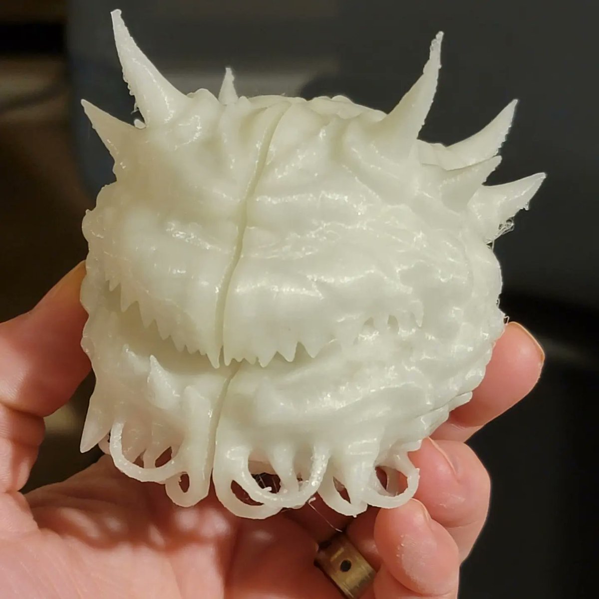 Shamaz084's tweet image. Newest print after more printer maintenance. Looking good, got something bigger printing next. For now, cacodemon! 

#3dcg #makecoolstuff #artistatwork #3dprinting #creality #doom #cacodemon #glowinthedark