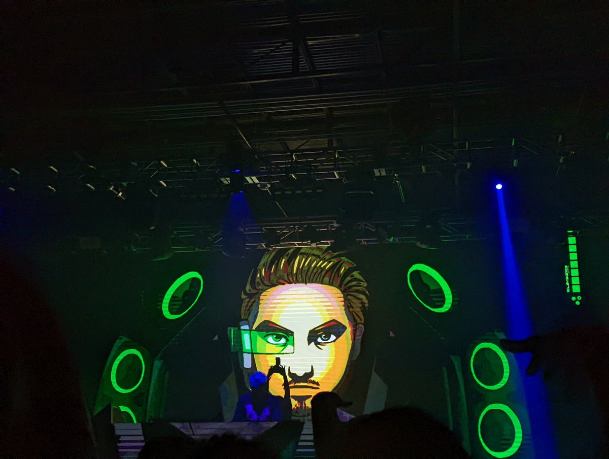 wildpuckdiva's tweet photo. @eliminatemusic Loved the set! https://t.co/0q8ThrvQCi
