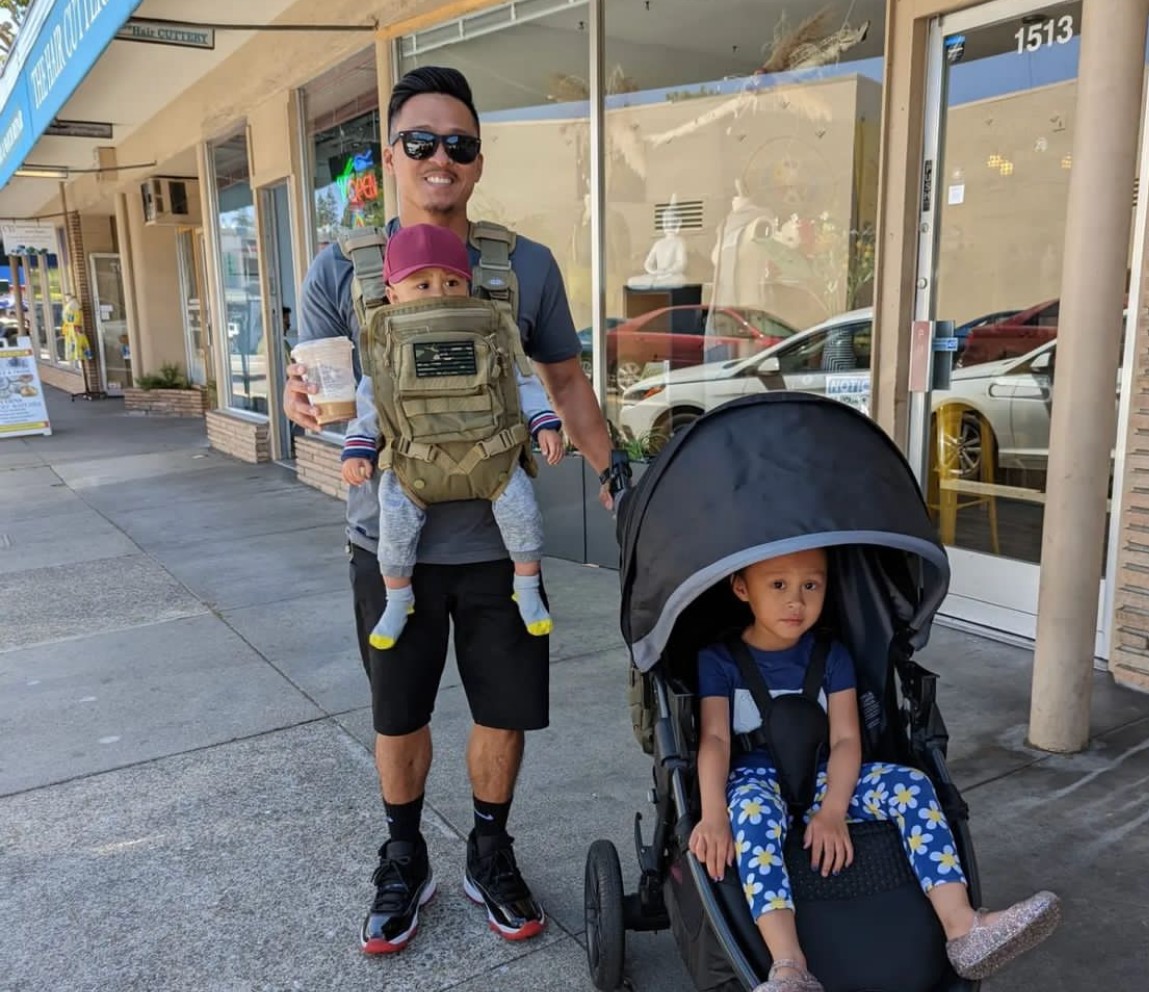 Pulling out all the stops! 
.
📸 <a href="/bry_mon/">B</a> 
.
#missioncritical #missioncriticalgear #babycarrier #cutebaby #dadlife #bonding #familytime #adventure #allinthedetails #dadgoals #dadsofinstagram #activedad #babywearing #dadlifeisthebestlife