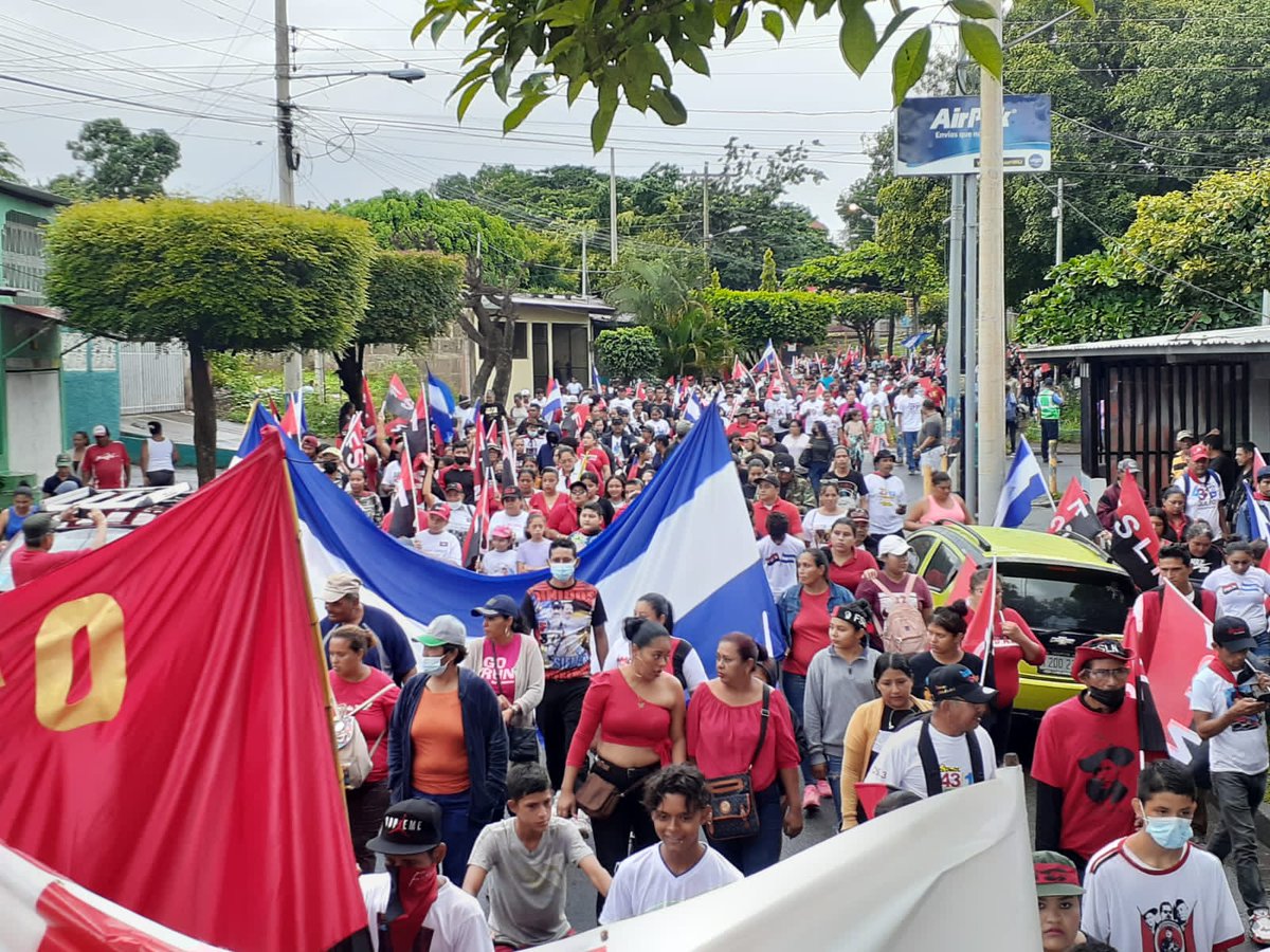 La militancia del Distrito 5  Camino en celebración de los 43 años de Revolución.

Un ambiente lleno de alegría Revolucionaria 
#4319FuerzaDeVictorias