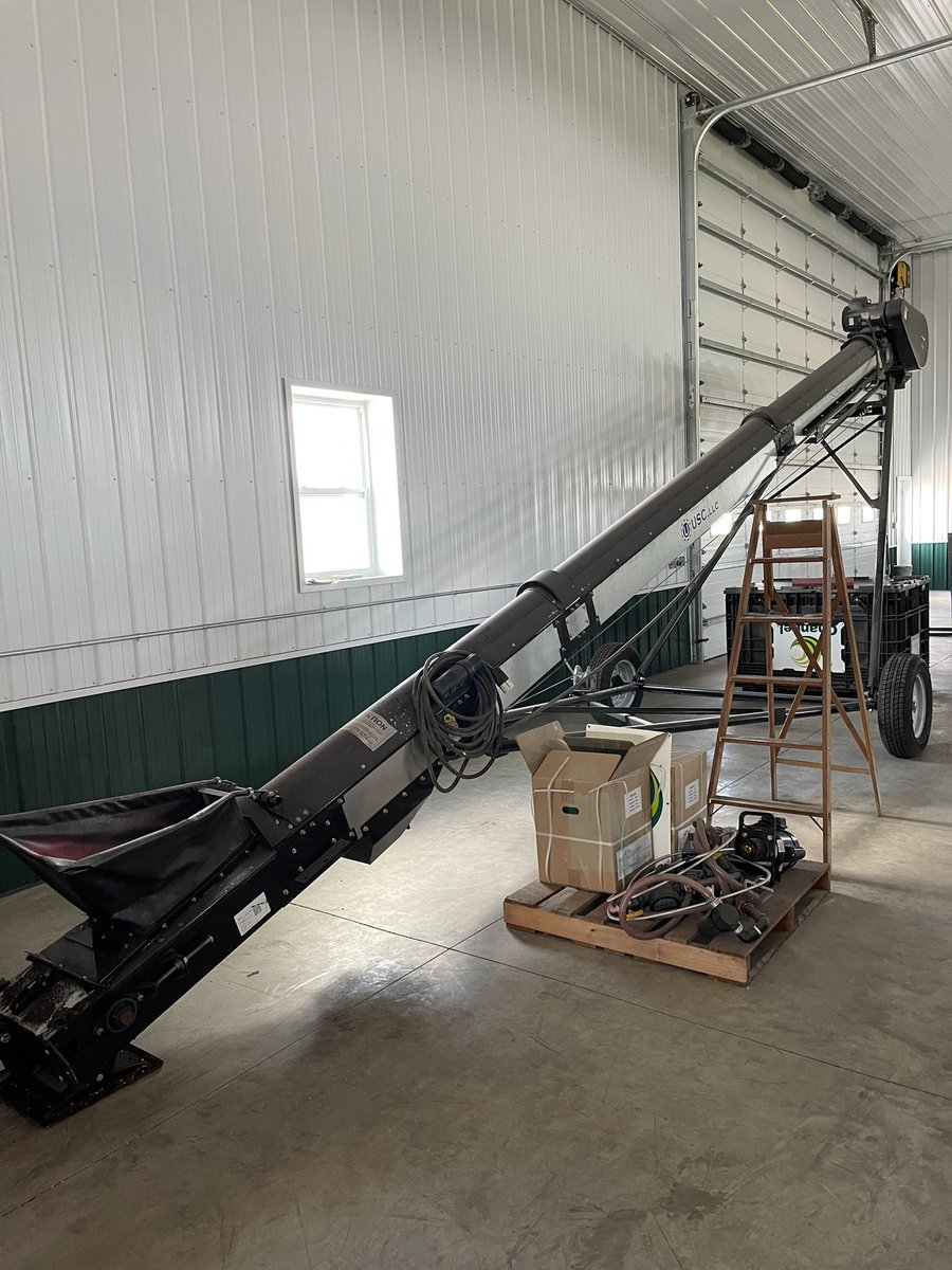 JustinHillcrest's tweet photo. We are looking at upgrading our treater so seeing if there is any interest in ours out there. Itβs a 2018 USC LPX2000. Auto controls. 1 phase 240v. Would like to sell the whole setup together with treater, box stand, dry seed finisher and conveyor. If interested please DM me!! https://t.co/AC8mkWL5j5