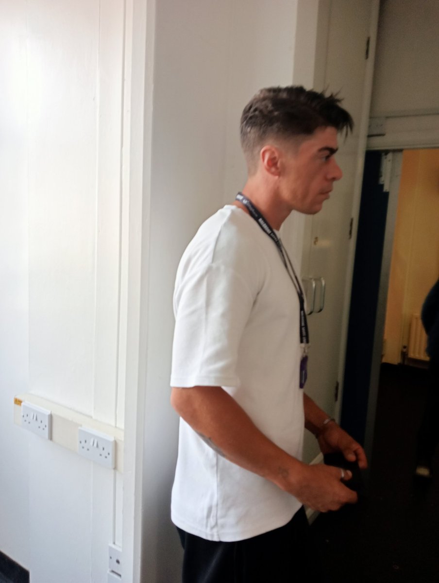 ResourceCen's tweet photo. #welldone to all of us for going that extra mile these last couple of days. Special #Thanks to the team at #somewheresafetostay it's been a long hot few days for you guys 👏 As always a big shout out to our #amazingpartnership working together in challenging situations 🌞💙 https://t.co/2ebX2JhJIM