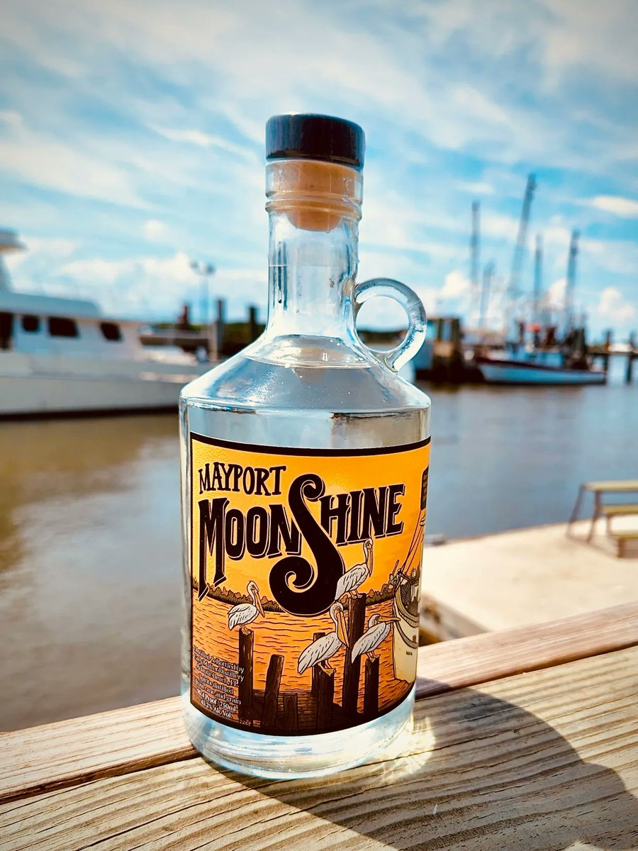 Jacksonville’s very first craft moonshine! #onlyinjax

greymatterdistillery.com/mayport-moonsh…
