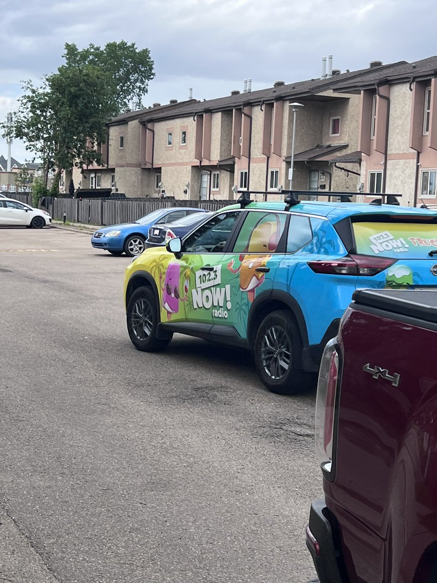 ARuetch's tweet photo. @NOWtrucksicle went to visit my sister and these guys we’re here thanks now https://t.co/AQSSKTGg5o