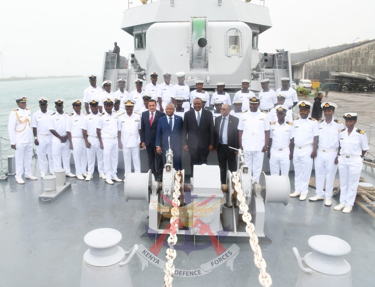 kdfinfo's tweet photo. Commander Kenya Navy Maj Gen Jimson Mutai hosted H.E Hon Uhuru Kenyatta President of the Republic of Kenya and the President of the Republic of Seychelles H.E Hon Wavel Ramkalawan to a luncheon onboard  KNS JASIRI on 18 July 2022.
https://t.co/X5LuhQvbCu https://t.co/3QZbQ3MYvc