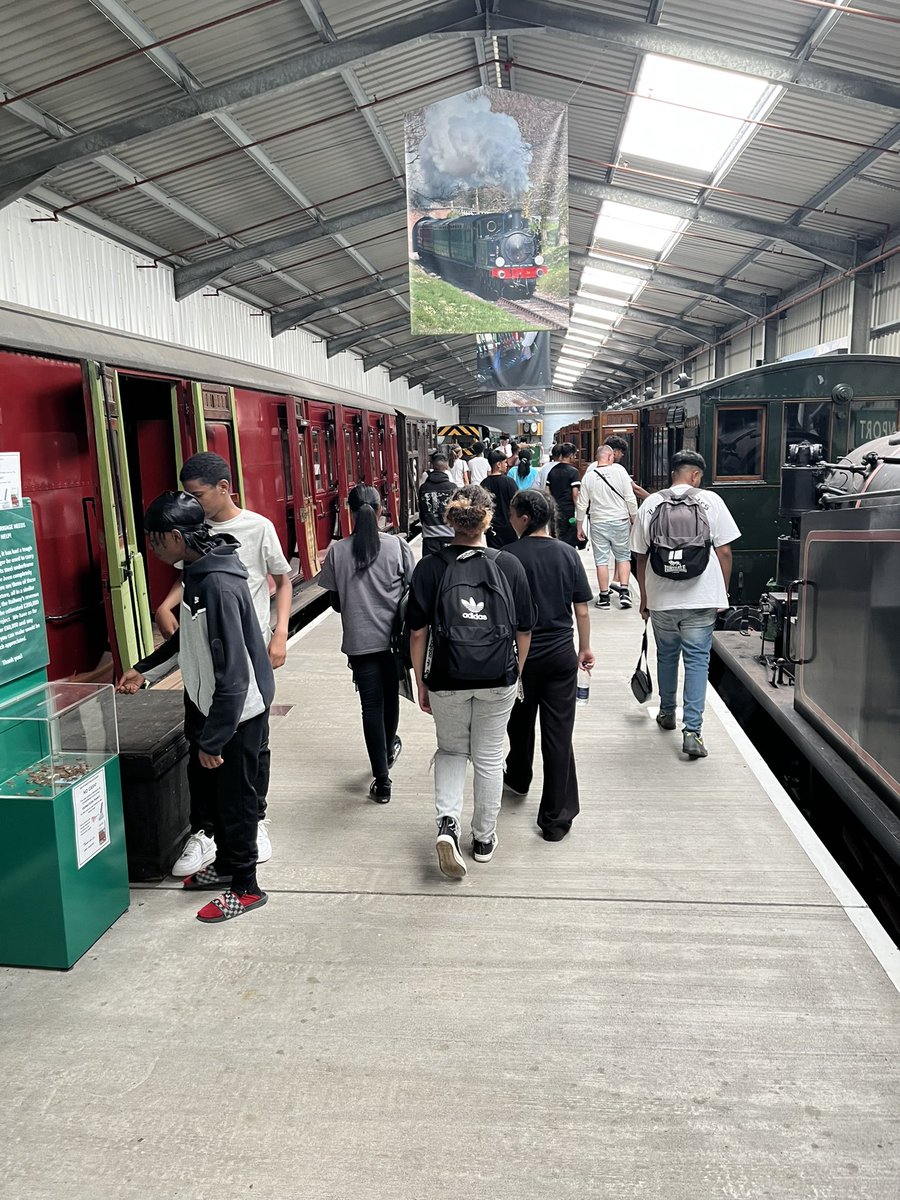 RDeeSCA's tweet photo. Fantastic talks from @RobinHillIW and Isle of Wight steam railway for yr10 tourism coursework. Finished with a game of laser quest 🔫 @ShirelandCA @LoxtonSca https://t.co/2qWmEYBclf