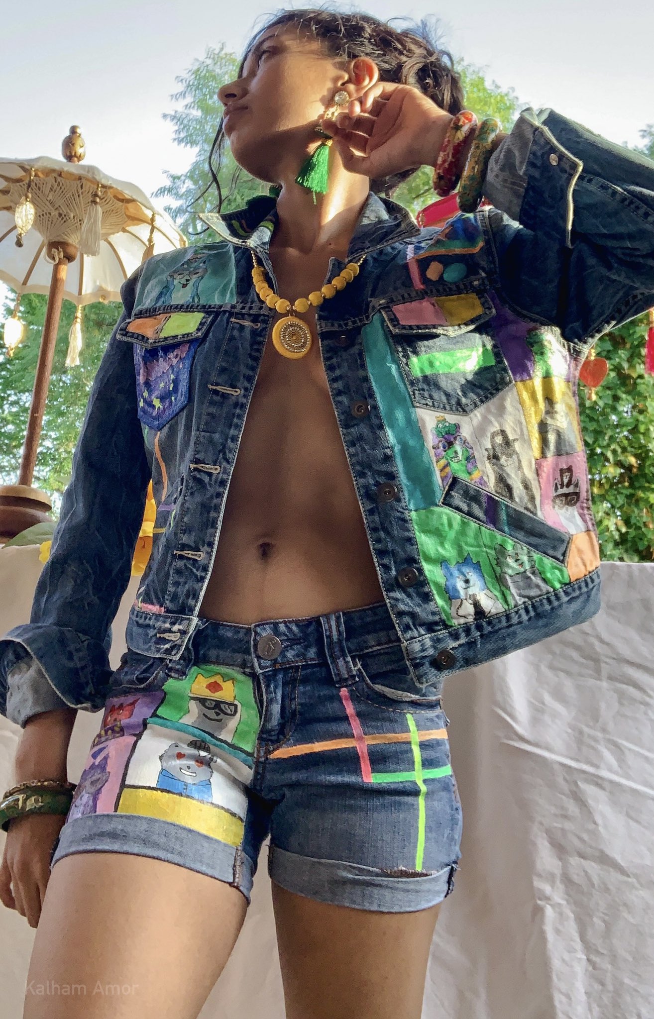 1 pic. 𝕀𝕥’𝕤 𝕒 𝕙𝕠𝕥 𝕨𝕠𝕝𝕗 𝕤𝕦𝕞𝕞𝕖𝕣. #Moonrunners Denim jacket and shorts hand-painted by me using the fallen wolves from the war in @MoonrunnersNFT 🐾 #PawsUp Full photos of denim jacket and shorts in the comments 🌕🐺 https://t.co/52wXsSxDSB