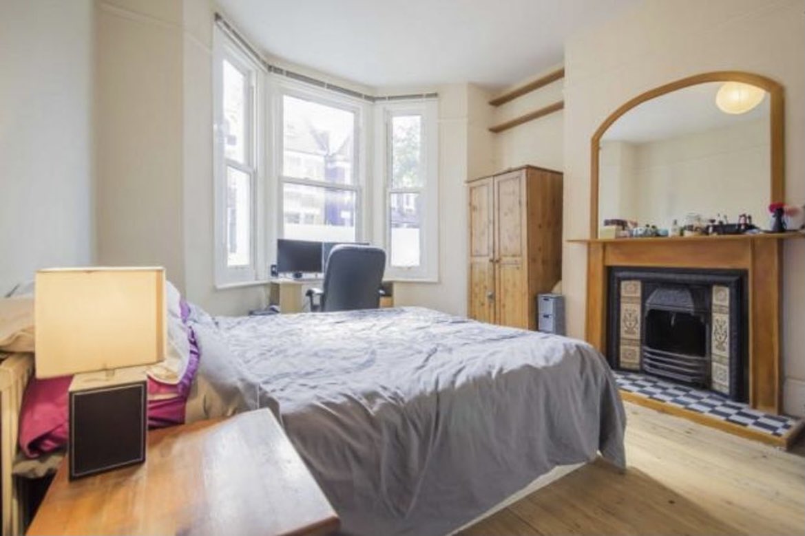 #RENTAL AGREED 👍🏻🏡 This 3 bed garden #flat attracted many applications and new #tenants are now due to move in on a 12 month tenancy next week. Are you a #LANDLORD with a vacant #property? We can help you too 😀 Call 01702412624