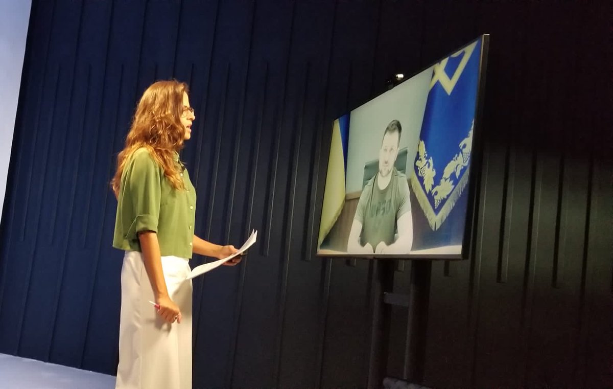 Rkrahenbuhl's tweet photo. EXCLUSIVO: Conversamos hoje por quase 45 minutos com o presidente da Ucrânia @ZelenskyyUa. Ele mandou uma mensagem dura ao presidente Bolsonaro que tem mantido a neutralidade na guerra. Vocês vão ver um trecho hoje no @jornalnacional https://t.co/E292RPxRxq