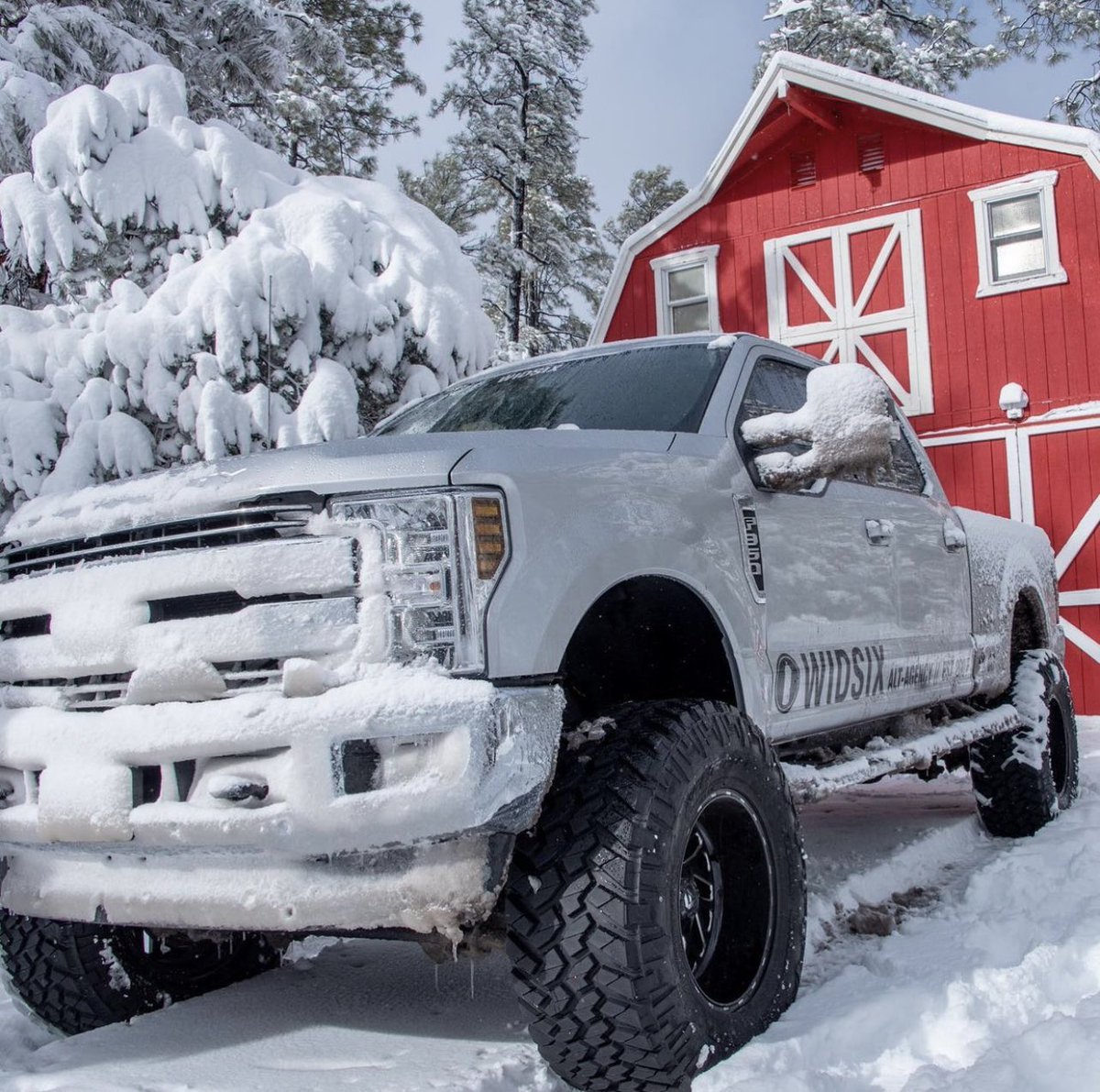 liftedtrucks's tweet photo. Here’s one for a hot #summer day. Purchased from our old 32nd street location. Stay cool friends!! 🥵
.
📸 widsix
.
#fordf250 #theliftshop #fueloffroad #procompusa #powerstrokediesel #powerstrokenation #liftedtrucks #stocksucks https://t.co/8MmDfaGuIO