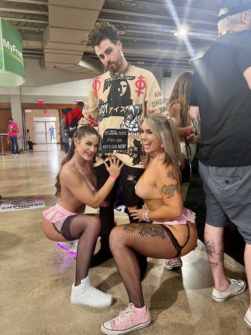 We love him! @BangBrosDotCom1 @MissDemeanor_2 https://t.co/Ha96ovmVed<a class="tags" target="_blank" title="On Twitter" href="/?out=eyJ0eXAiOiJKV1QiLCJhbGciOiJIUzUxMiJ9.eyJpYXQiOjE3MjA4NTc2MzcsImlzcyI6InR3cG9ybnN0YXJzLmNvbSIsIm5iZiI6MTcyMDg1NzYzNywiZXhwIjoxNzUyMzkzNjM3LCJyZWRpcmVjdF91cmwiOiJodHRwczovL3R3aXR0ZXIuY29tL0JhbmdCcm9zRG90Q29tMSJ9.8W2AypS8Y1byOey80srzatckBXDfFzZGRAkkLevA46U1qD2SutU-SMaq1YHemaEBn3nzCCNVWosmtv3hJ3gSVw">@BangBrosDotCom1</a><a class="tags" href="/tag/missdemeanor_2">@missdemeanor_2</a><a href="/tag/tampa"class="tags"><span>#tampa</span></a>