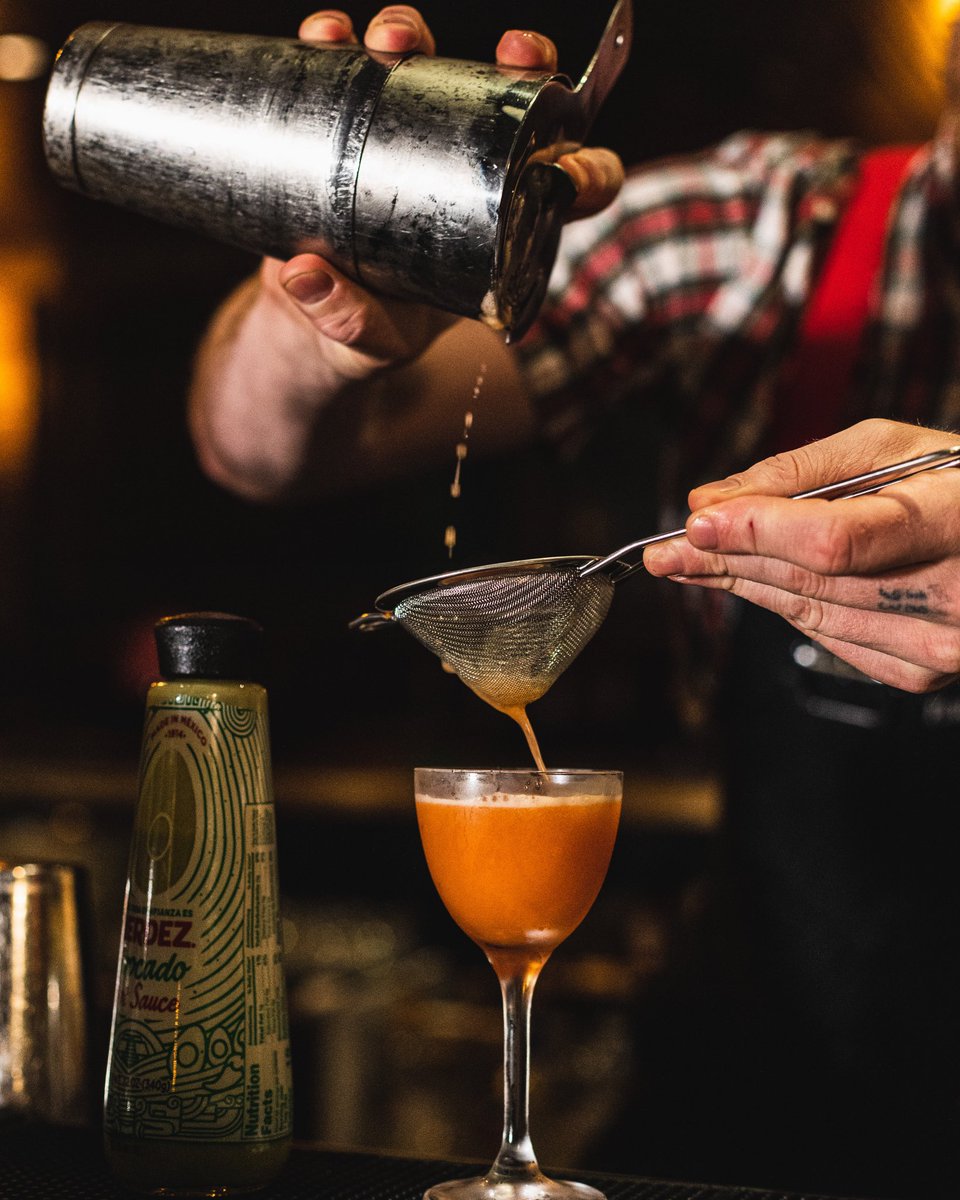 SaloonDavis's tweet photo. Shall we? The week begins tonight. 
•
🍸: Rum Ham
Tuesday - Saturday // Open at 5 o’clock
•
#SaloonDavis #Saloon #Somerville #DavisSquare #cocktails #summer #newmenu #sandwichinspired #SupportLocal #do617 #BuyLocal #Tuesday #weekday #NowOpen #RumHam

📸 @kebnercreative https://t.co/jAtOu7K3uG