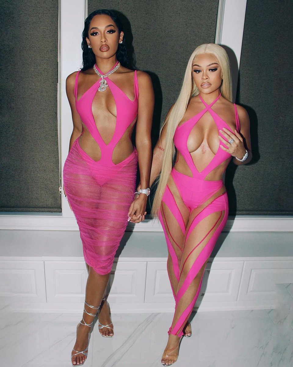 Latto's tweet photo. Long as I got it she got it too!! HAPPY BDAY BIG BANK BROOK @lookitzbrook 💖👯‍♀️ https://t.co/nI0AdoWhfK