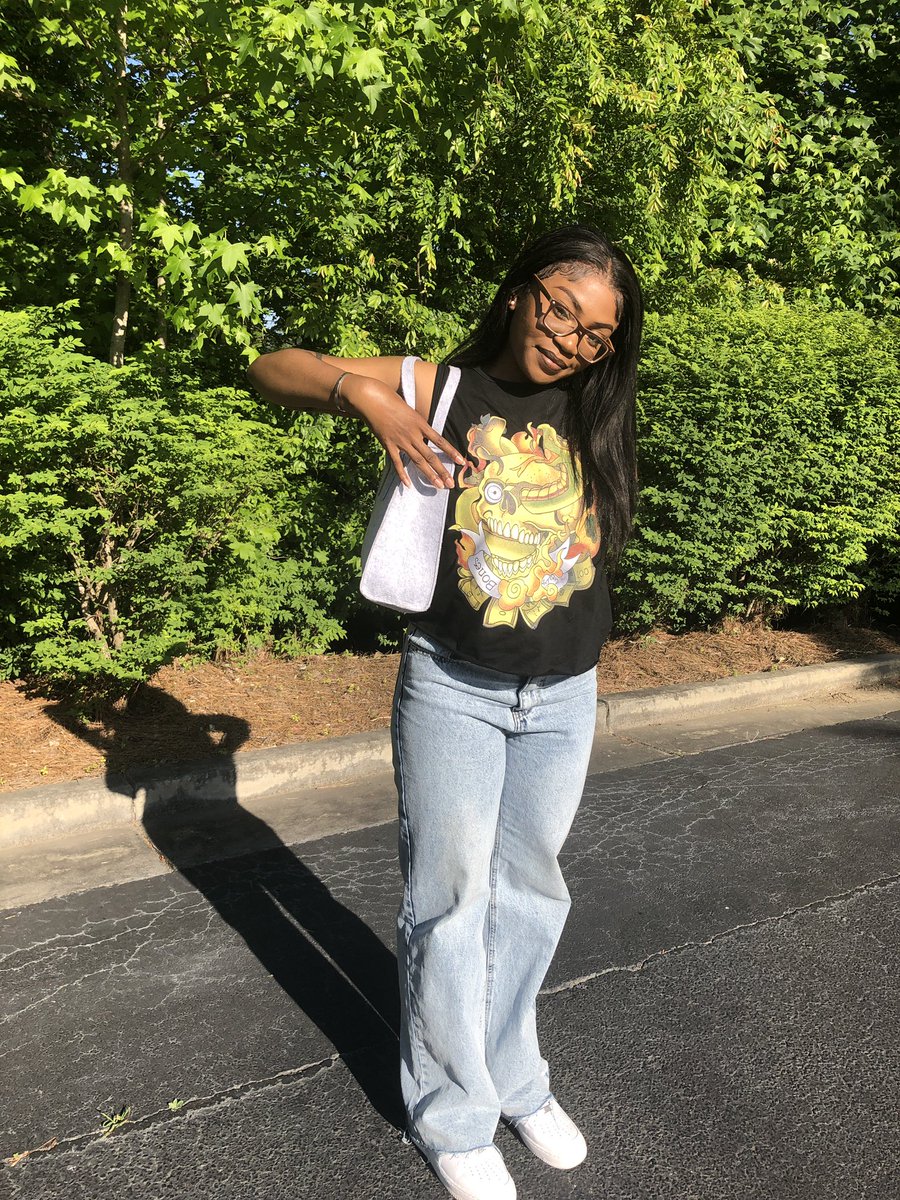 sadejamiyah's tweet photo. #WhosWhoOfUWG 
Sha’de❤️‍🔥 (Sha•day)
-C/o ‘25
- Graphic Design major
- MUA (IG: @ minksxwings)
-A member of THEE Code Bleu SNS org!💙
 Very laidback &amp; chill. Looking forward to interacting way more on campus!🤭 https://t.co/aql4MGqyV2