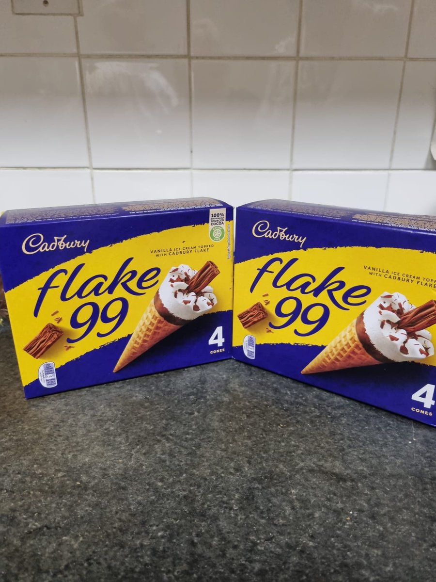 Team_RookwoodA's tweet photo. No ice cream van for chorley today so some of our staff treated us all #teamrwa @ChrisWinster @LancsHospitals https://t.co/jcrPKUzlw6