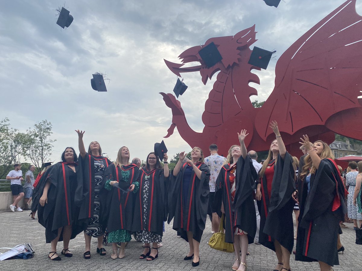 UswEllis's tweet photo. Graduation 2022😆 had a lovely day celebrating with everyone after 3 years on the @BAEducationUSW course 🎓❤️ https://t.co/iALF1hBTUf