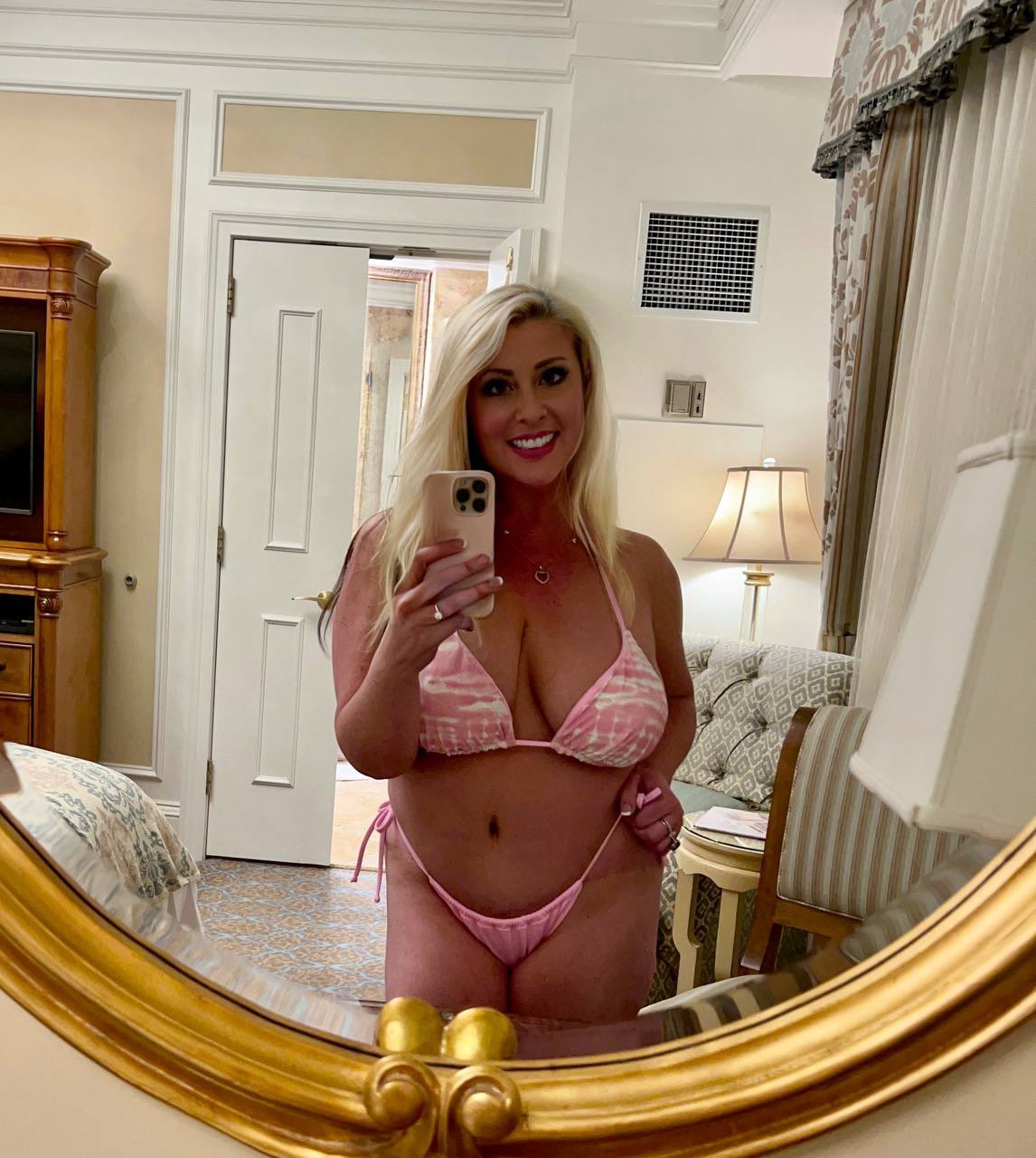 Nita Marie on Twitter: "I hope you smile today!! 😘 https://t.co/CDOOxjAPk2" / Twitter