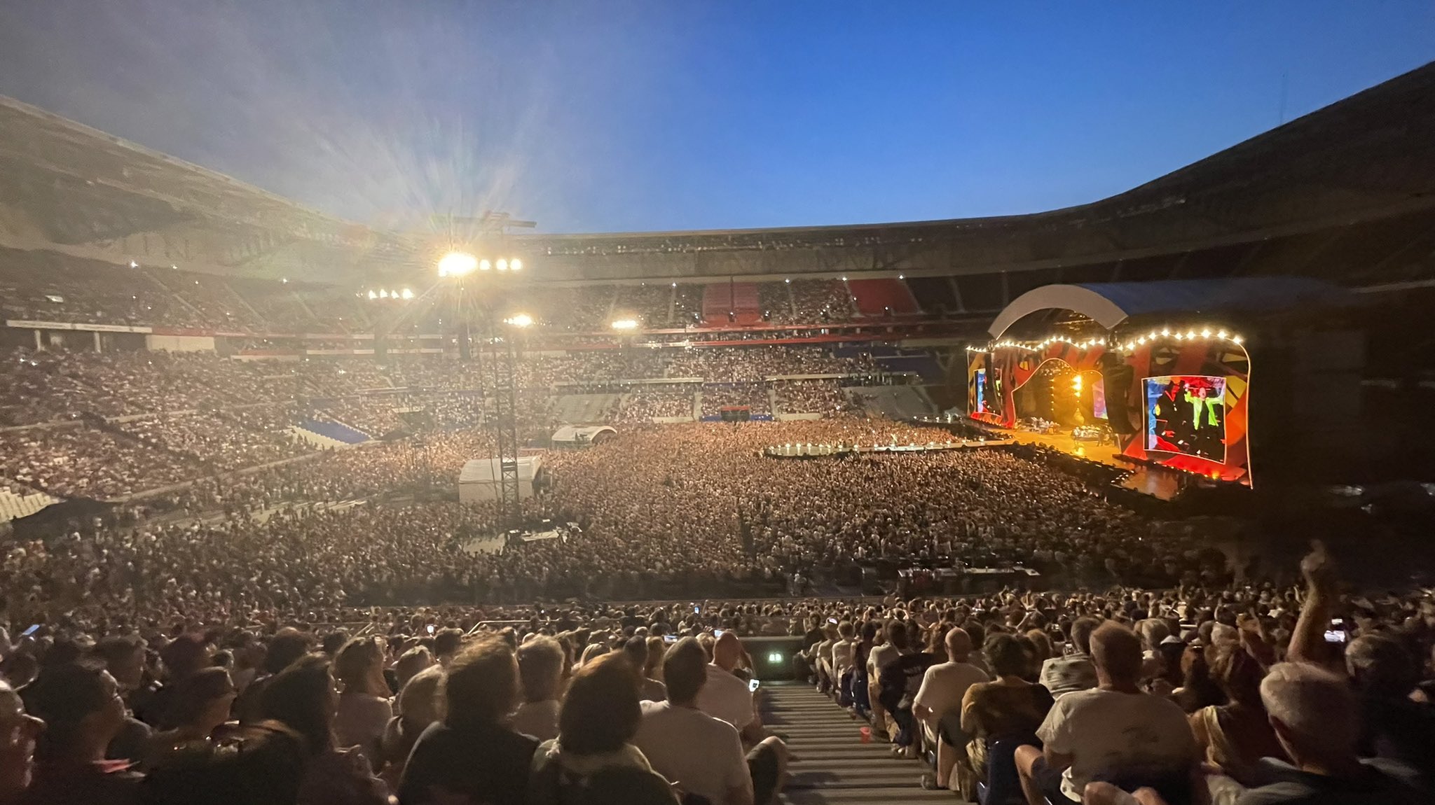 Stadium tour. Роллинг стоунз 2022. Концерт Rolling Stones 2022. Концерт the Rolling Stones стадион. Stadium Tour 2022.