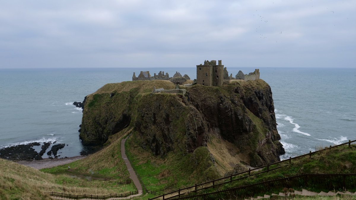 A bit of a cliche photo but here’s my #DunnottarCastle  🏴󠁧󠁢󠁳󠁣󠁴󠁿 Sweet dreams 💭