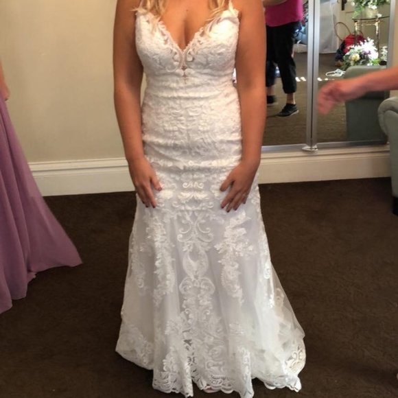 MichelleOhHello's tweet image. So good I had to share! Check out all the items I'm loving on @Poshmarkapp from @DevinStuartMil2 #poshmark #fashion #style #shopmycloset #unknown #davidsbridal: posh.mk/EMnqzPzANrb