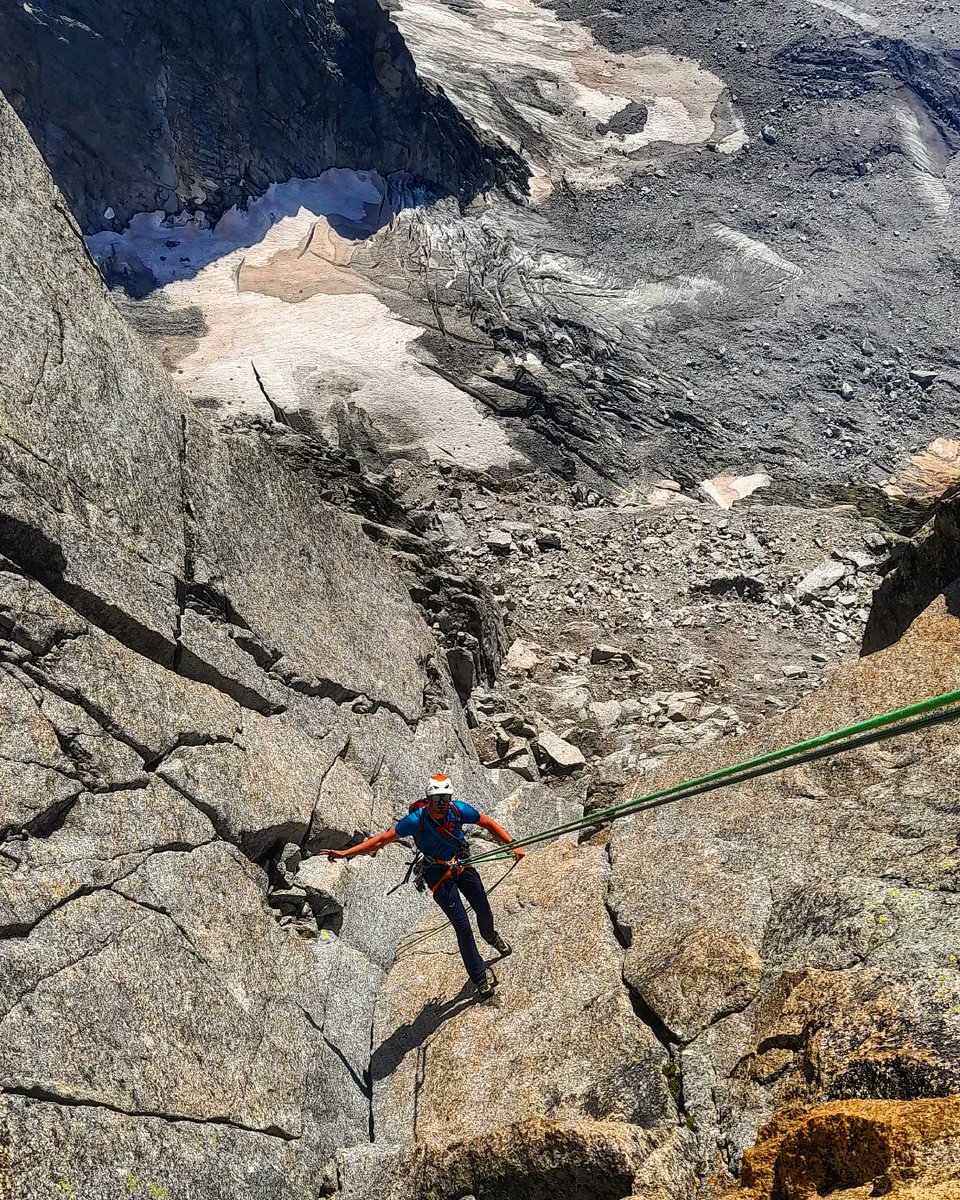 NW Ridge of the Blaitiere (TD 6a, 800m).

Never technically difficult, but the ridge length, intricate route finding &amp; complex descent make for quite the outing.

<a href="/the_AMI/">The AMI</a> #tirednow #anotherbigday #chamonixgranite #crackclimbing #classicgranite #chamonixaiguille #blaitiere