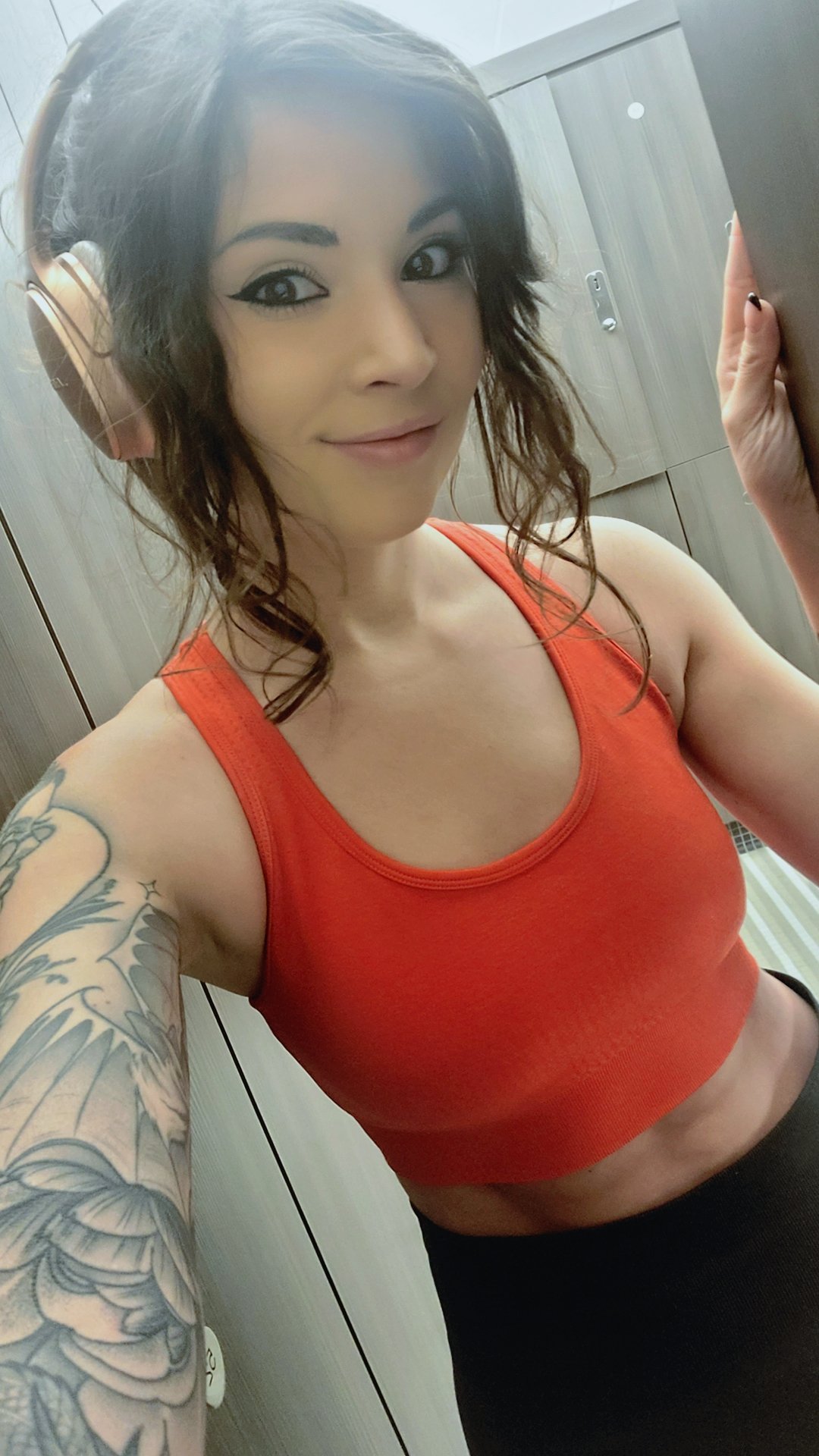 Melonie Mac ️🎮💛 on Twitter: "Lift weights so you can have backup guns 💪