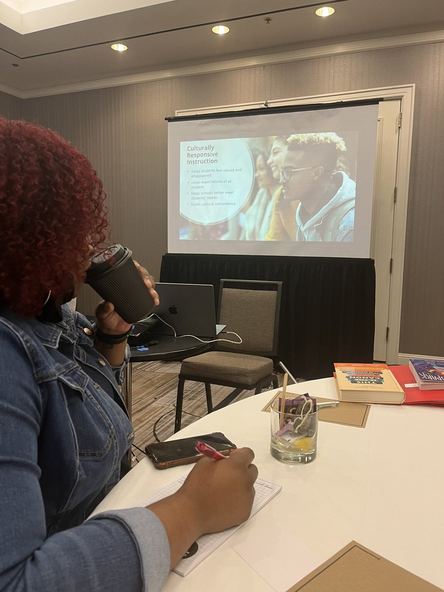 FannySancen's tweet image. Culturally Responsive teaching!! How have we created a sense of belonging for our students??!! #litforall @LANSchools