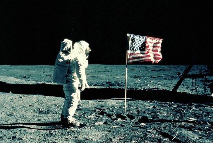 IvanGaidarov's tweet photo. 53rd anniversary of the first #moon #landing, 20.07.1969 #Apollo_11 🌔
“That's one small step for man, one giant leap for mankind” #Neil_Armstrong
I remember watching the star lit skies in #Jijiga when the spacecraft passed as a bright fast moving dot on its way to the moon https://t.co/5TajvrNaCm