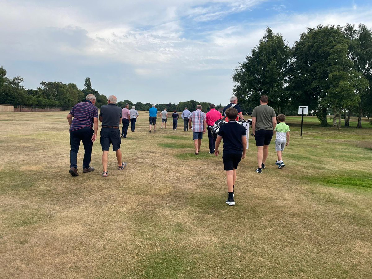 WirralGC's tweet photo. Thank you our Captain Steve Fletcher...holding a new members evening... basic rules covered...
With a little assistance from our Director of Golf Seàn Bailey.@golfcoachsb
Thank you to everyone who joined in. https://t.co/piTvQDOrQt