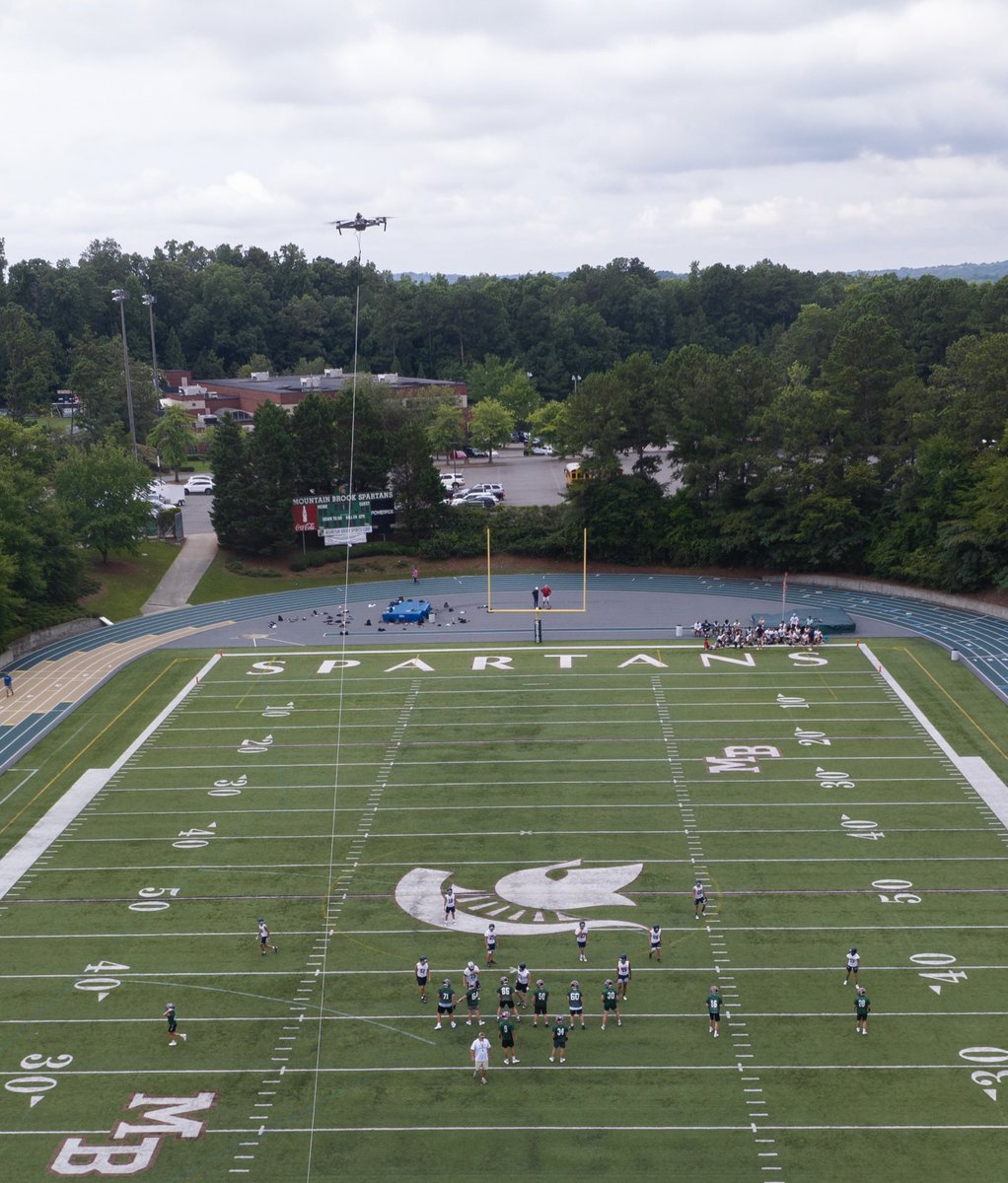InnovateDrone's tweet image. Share your favorite Tethered Drone videos and pictures: 🏈#TetheredDrones #TechTuesday