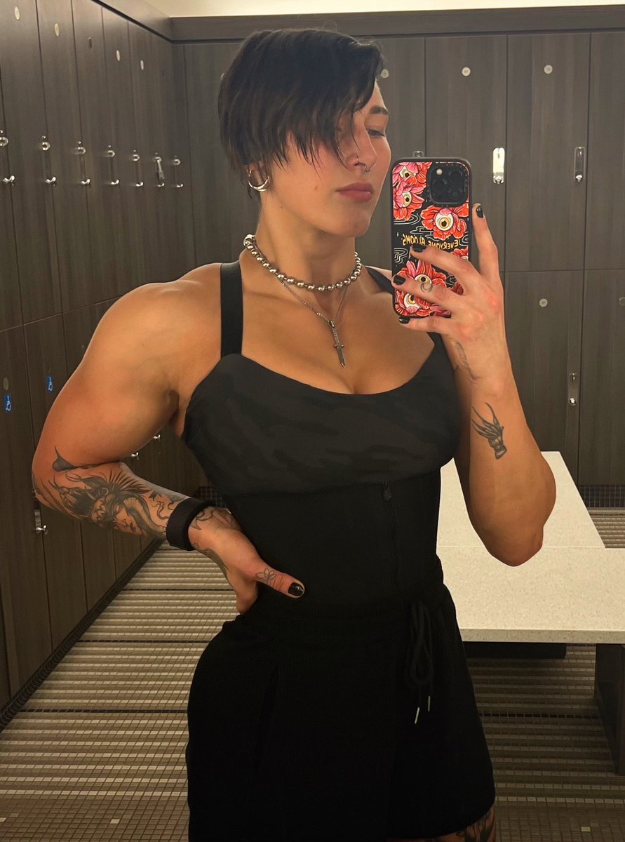 punisherrhea's tweet image. rhea ripley. 
bi (female lean).
switch (hung).
DTF/NSFW.
hit me up.