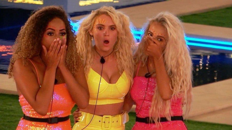 bundabae101's tweet photo. Luca FINALLY admitted he and dami are pricks #LoveIsland https://t.co/SnBsZH9BAO