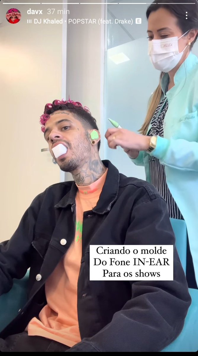infonatu's tweet photo. Os meninos do Natu já estão fazendo os moldes do fone in-ear, vocês sabem o que isso significa né Clã?? 👀👀 https://t.co/0aRgObQfUG