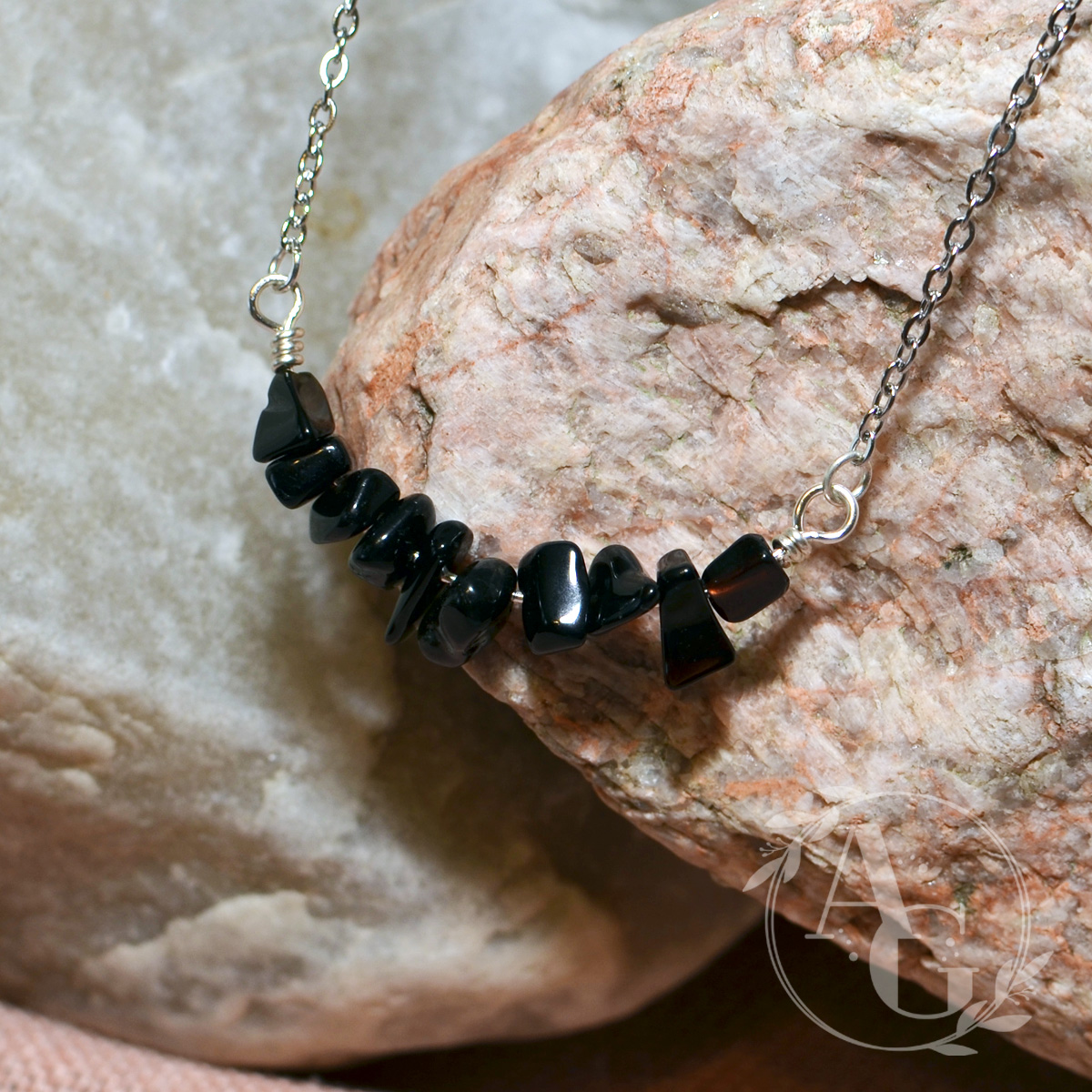 AwakenGemini's tweet photo. Black #Onyx Gem Chip Bar #Necklace • #Handmade by Awaken Gemini on #Etsy 

>>> https://t.co/IKGe4SarSQ

$16 / free USA shipping / direct gift shipping available

#etsyseller #etsyshop #handmadejewelry #barnecklace #onyxnecklace #crystalmagic #bohochicjewelry #bohojewelry https://t.co/jBrKhVssJz