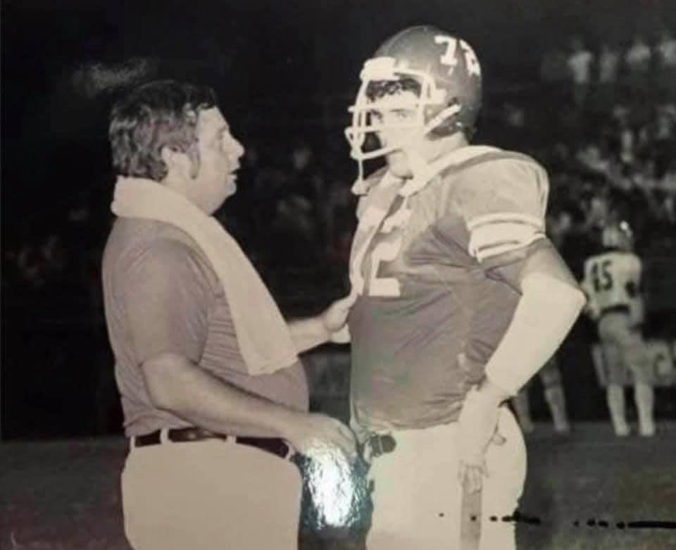 TobieAthletics's tweet photo. Our deepest sympathies to the family of former Warrior Coach Len Durr. Coach Durr influenced many Warriors over his career. He will be greatly missed. #tobiepride https://t.co/EYXnJ3CpCX