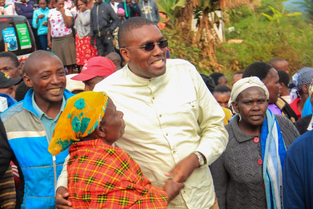 Wakabando's tweet photo. Water, Healthcare,  Education,  Irrigation, Security, Youth employment. Issues that dominated our #NyeriFirst conversations in Othaya &amp; Mukurweini today. Our agenda #CountyOfGallantry is clear and doable. 9th here we come! Cheers. https://t.co/KW8cNzLbFV