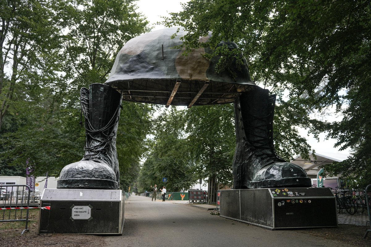 Heel veel succes gewenst aan alle deelnemers die vandaag van start gaan tijdens de Nijmeegse Vierdaagse. 
Dit jaar is Kamp Heumensoord voor de 60ste keer de uitvalsbasis voor veel van de militaire deelnemers aan de Vierdaagse.

#vierdaagse #Heumensoord @landmacht @St_DE4DAAGSE